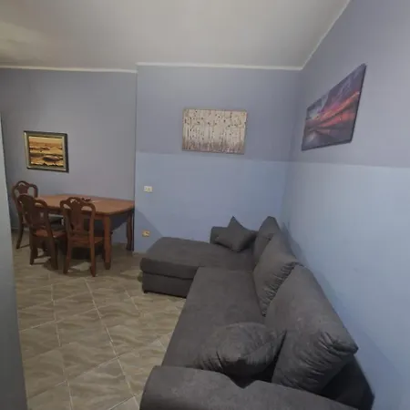 1 Apartment *